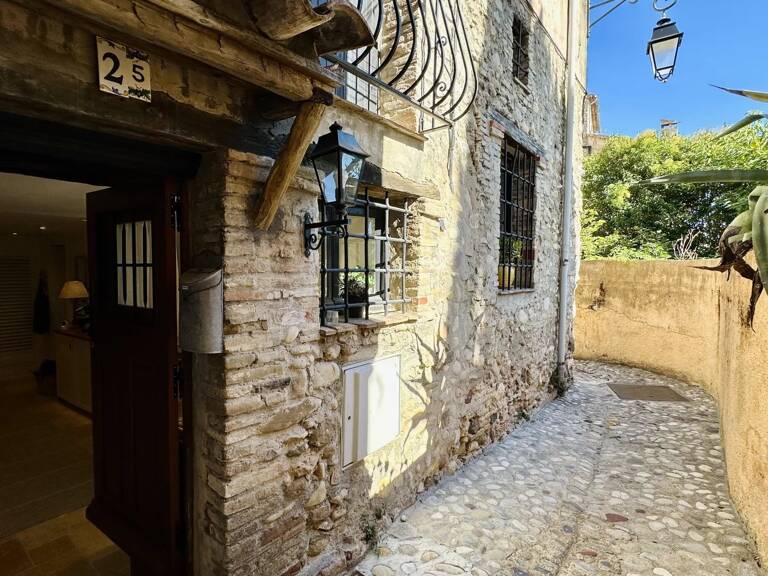 Haut de Cagnes – Côte d’Azur Charmante maison de village rénovée Haut de Cagnes – Côte d’Azur — photo 1