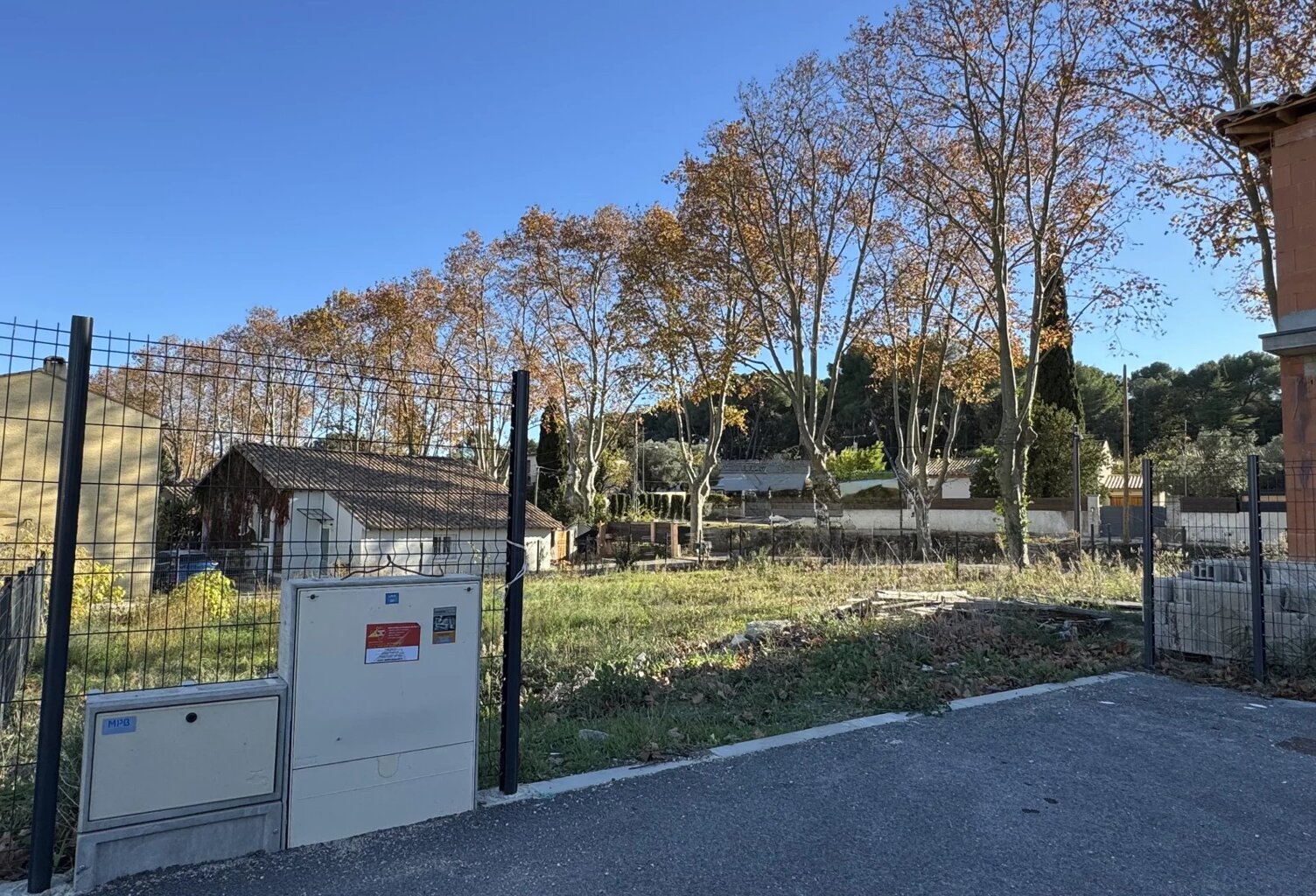 TERRAINS PRETS A CONSTRUIRE AIGUES-VIVES - "La Carlesse" Vaunage — photo 1