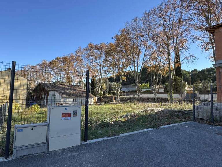 TERRAINS PRETS A CONSTRUIRE AIGUES-VIVES - "La Carlesse" Vaunage — photo 1