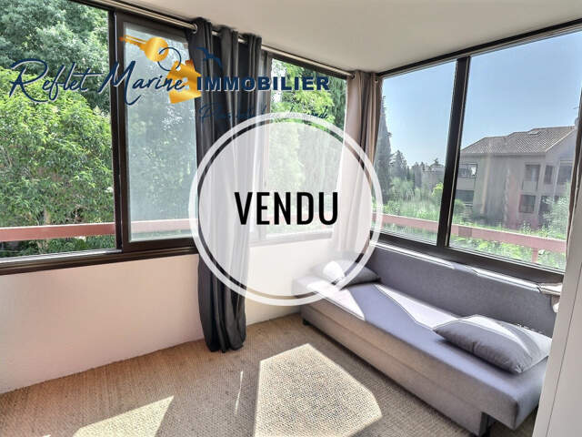 À vendre   Studio lumineux de 30,65 m2   Résidence calme à 5 — photo du bien