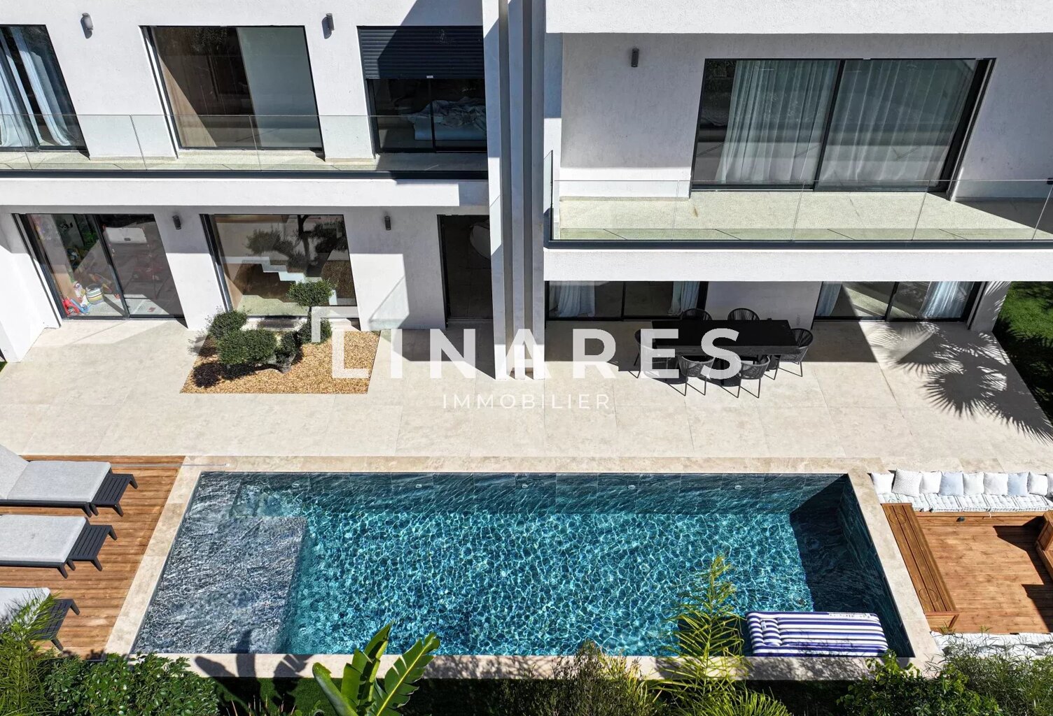 L'ARCHITECTURALE - Villa T5 de 230m² - Piscine -  Cuisine d'été — photo 1