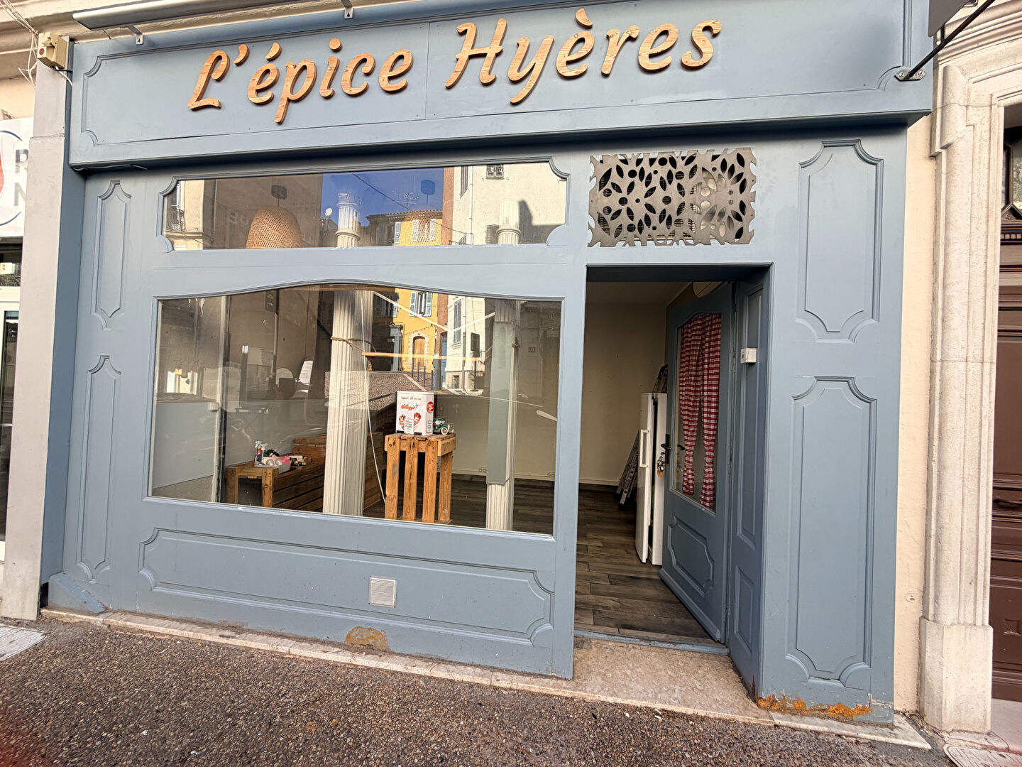 Local commercial  T3 à vendre Hyères 83400