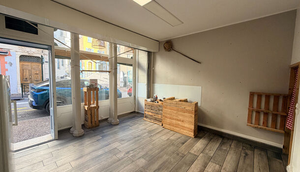 Local commercial 3 pièces  à vendre Hyères 83400