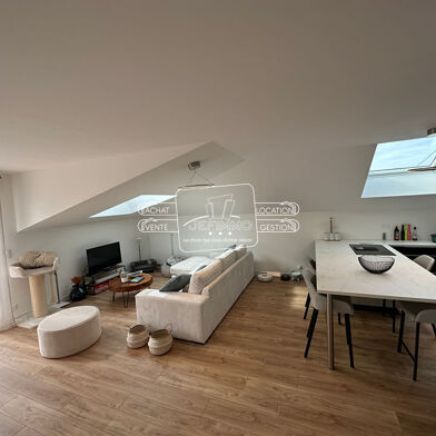 Appartement 4 pièces 330600 €