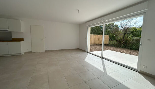 Villa / Maison 4 pièces  à louer Saint-Martial-de-Vitaterne 17500