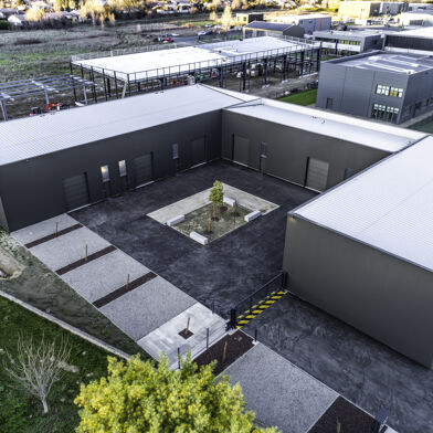 Commerce  240000 €