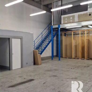 Commerce 2 pièces 2200 €