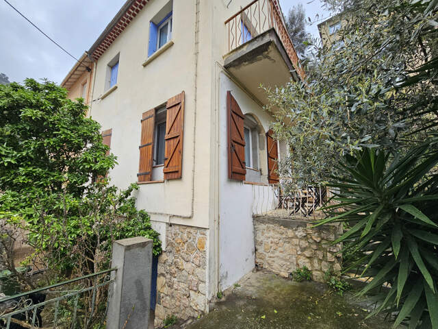 TOULON VAL FLEURI MAISON EN 2 APPARTEMENTS AVEC GARAGE — photo du bien