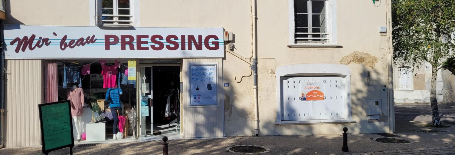 Immeuble  120 m² à vendre à Mirebeau (86110)