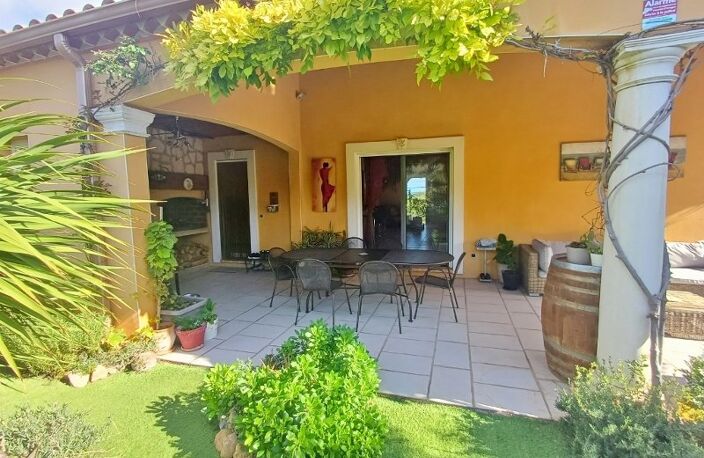Villa — photo 3