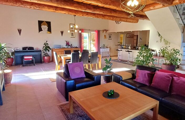 Villa — photo 5