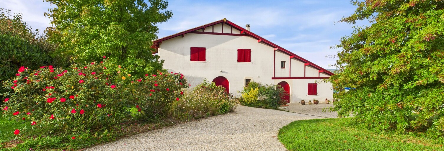 Maison 10 Pièces 316 m² à vendre à Bardos (64520)