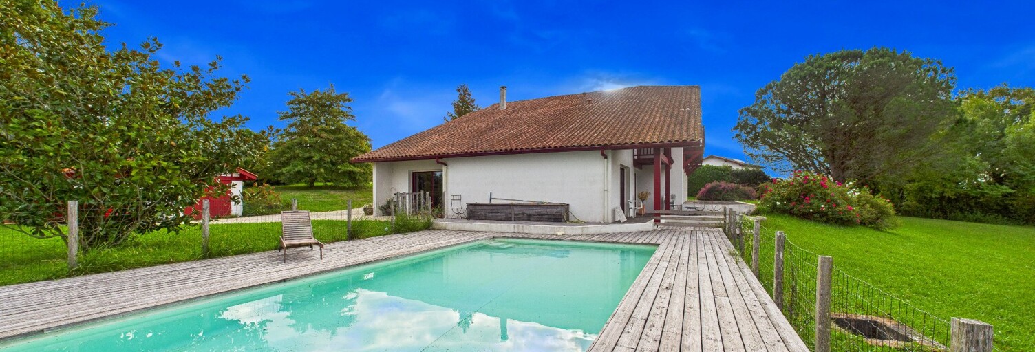 Maison 10 Pièces 316 m² à vendre à Bardos (64520)