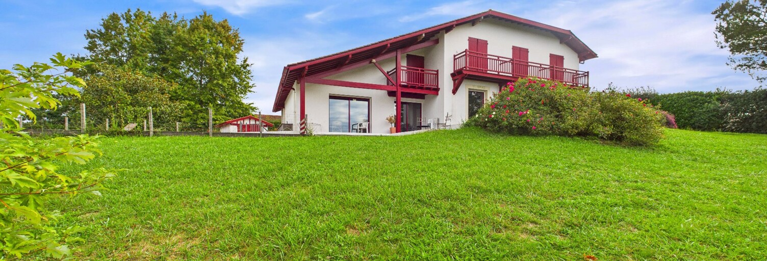 Maison 10 Pièces 316 m² à vendre à Bardos (64520)