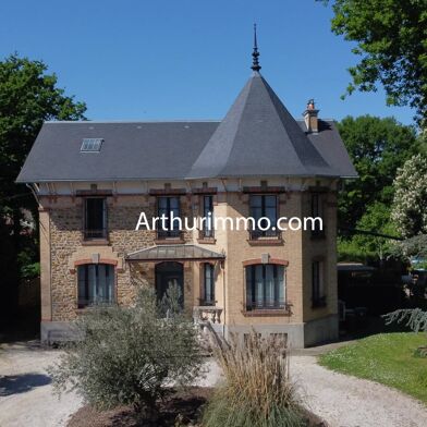 Maison 10 pièces 799000 €