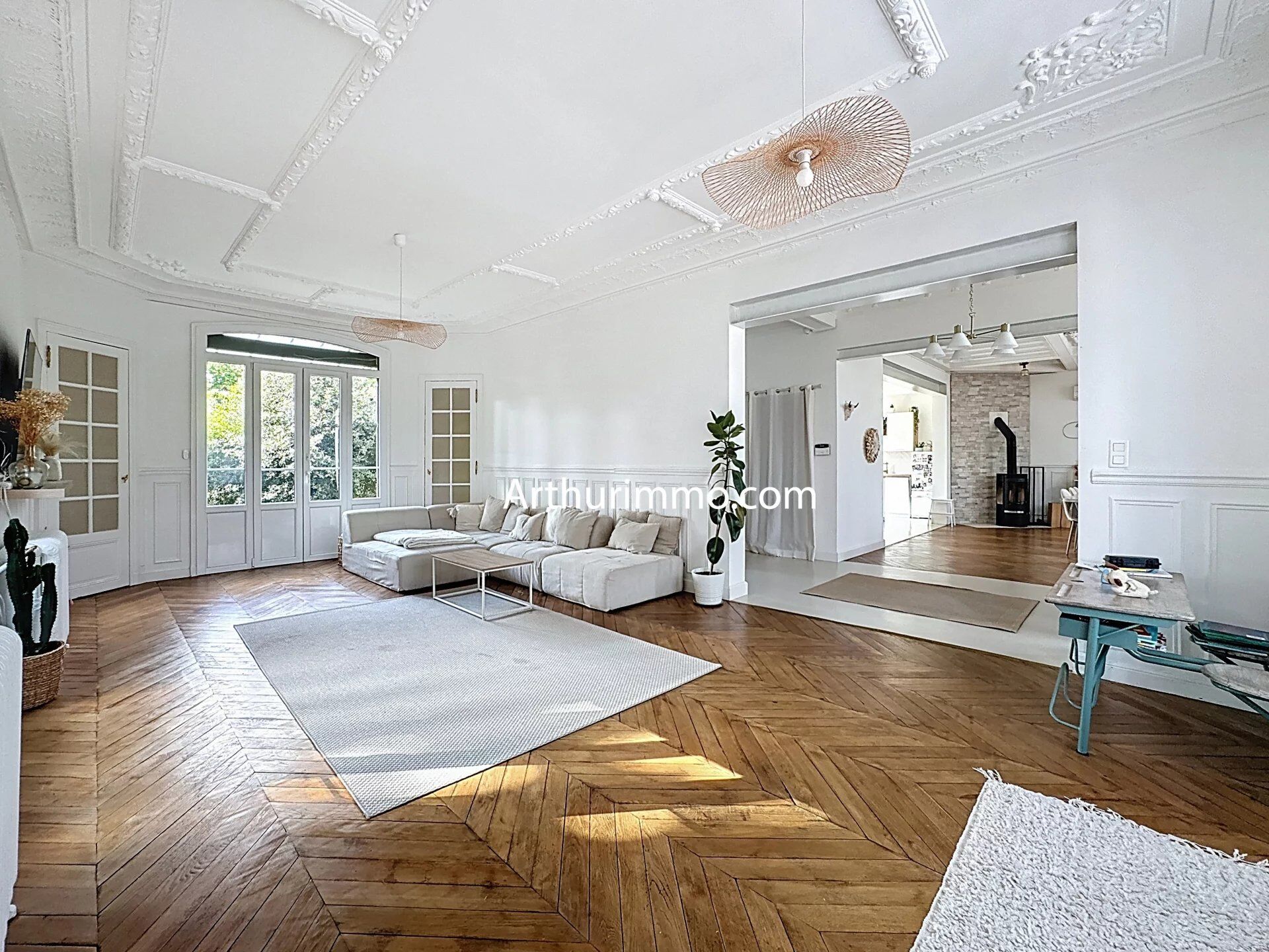 Maison 10 pièces 280 m² · à Lésigny · 280 m² · 749 000 €