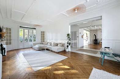 Maison 10 pièces 749000 €