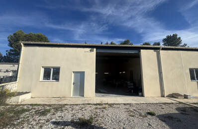 Nîmes nord, local commercial de 200 m2 avec parking — photo du bien