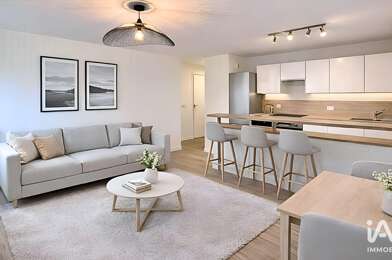 Appartement 4 pièces 243900 €