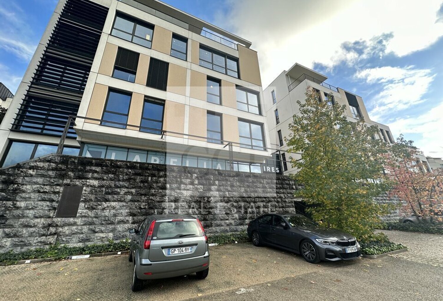 BUREAUX à LOUER — photo 1
