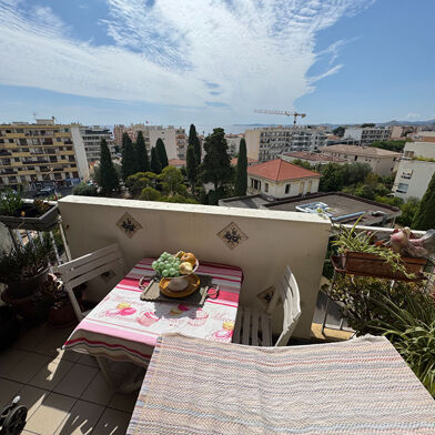 Appartement 3 pièces 215000 €