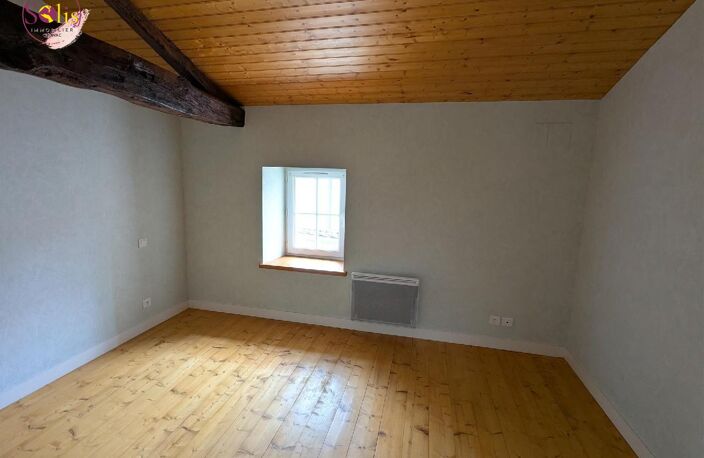 Vente maison 6 pièces 147 m² Saint-Ouen-la-Thène (17490) — photo 5