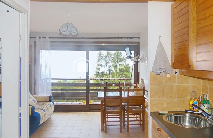Studio très fonctionnel avec un balcon et une vue — photo 2
