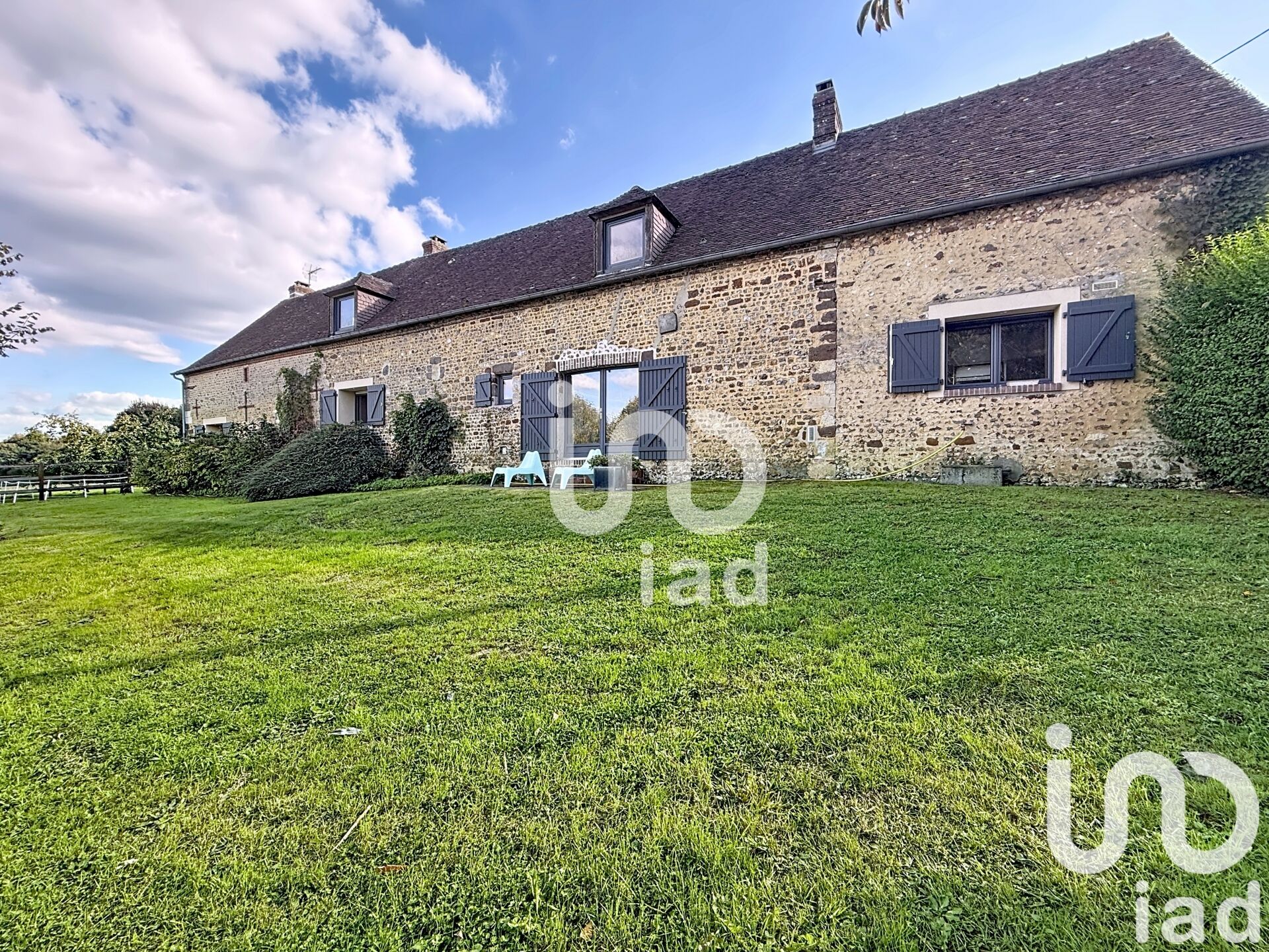 Bonsmoulins - 243m² - 8p. - 4ch.