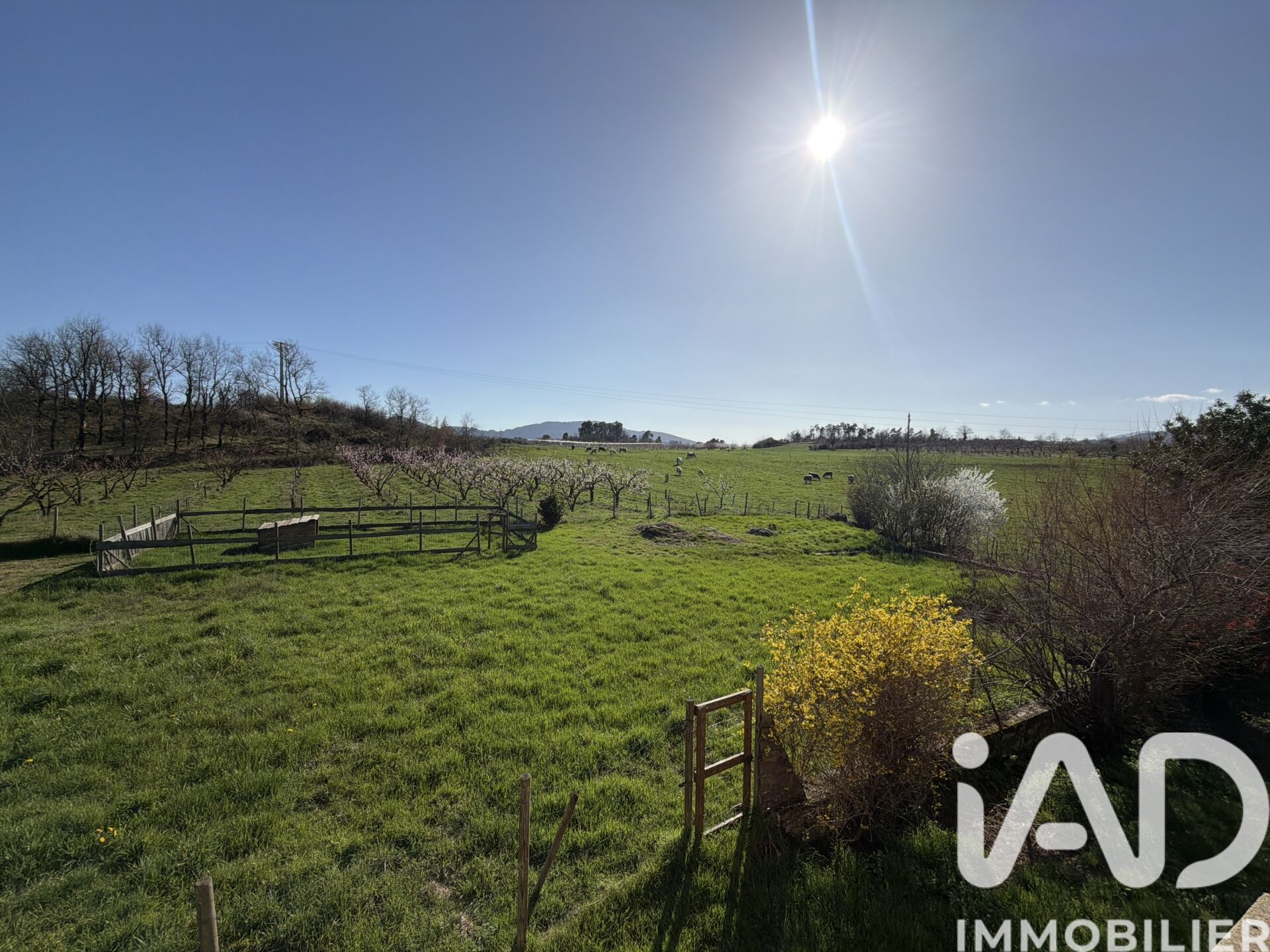 Colombier-Le-Vieux - 104m² - 3p. - 2ch.