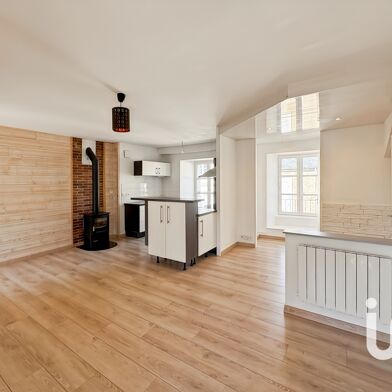 Appartement 4 pièces 270850 €