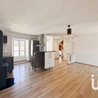 Appartement 4 pièces 270850 €