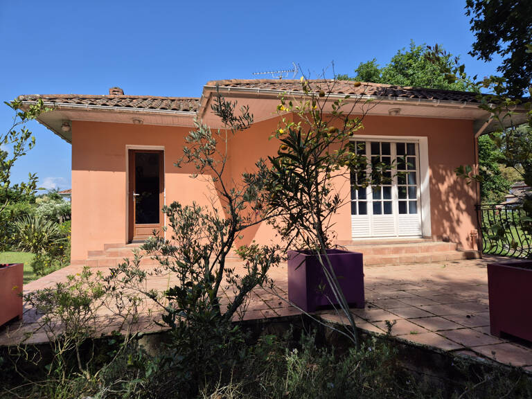 Maison familiale individuelle sur beau terrain arboré à vendre à Tarnos. — photo 1