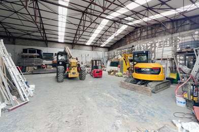 Commerce  900000 €