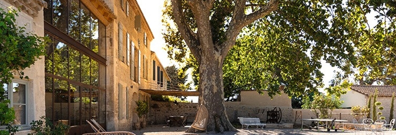 Maison 10 Pièces 360 m² à vendre à Saint-Pierre-de-Mézoargues (13150)