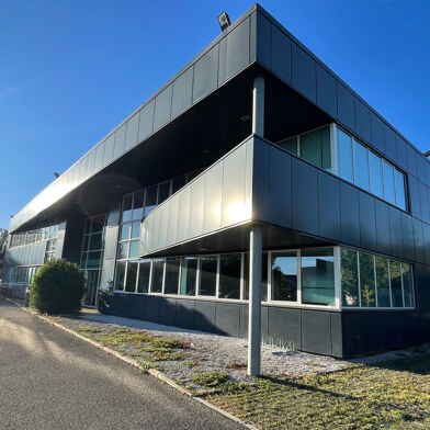 Commerce  1166000 €