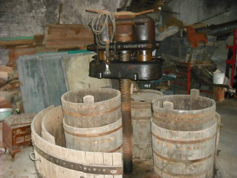 Grange de 1 pièces principales — photo 1