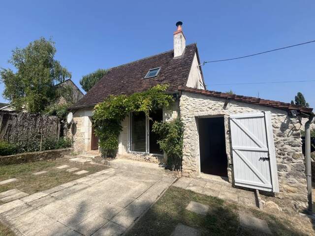 Maison en pierre de 3 pièces principales — photo du bien