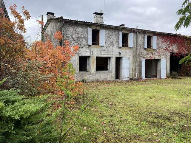 Maison de ville de 7 pièces principales — photo du bien
