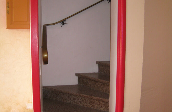 Mur et local commercial vide. — photo 3