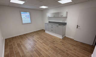 Bureau  18 m² à louer à Eyguières (13430)