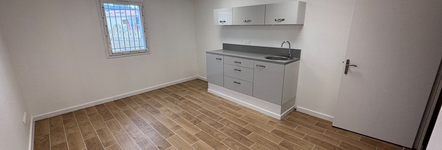 Bureau  18 m² à louer à Eyguières (13430)