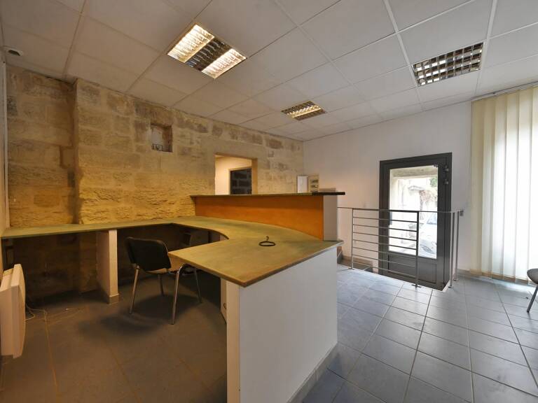 Local commercial — photo 1