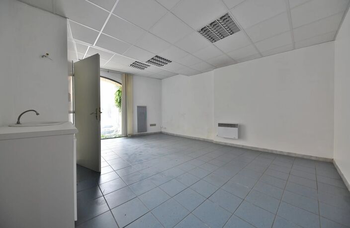 Local commercial — photo 5