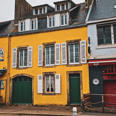 Commerce 10 pièces 247925 €