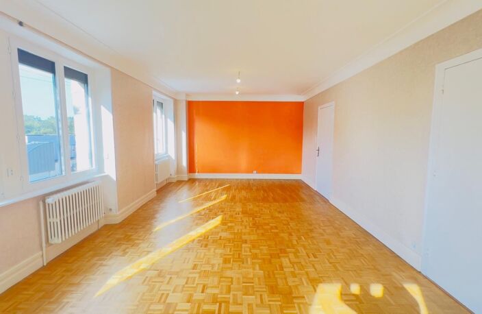Quimper (Frugy) – Maison rénovée 165 m² habitable, avec studio indépendant, quartier résidentiel proche universités et commerces, fort potentiel locatif — photo 4