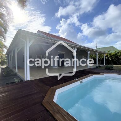 Maison 6 pièces 3100 €