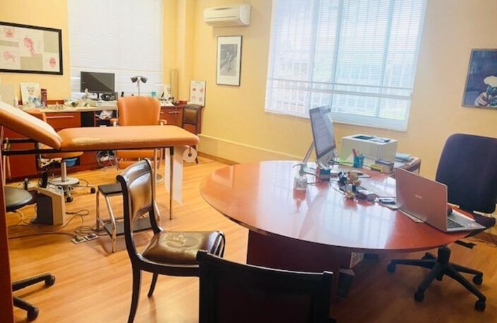 En plein centre-ville de COLOMIERS, à vendre locaux d'activités professionnelles ou commerciales de 331 m² au sol — photo 3