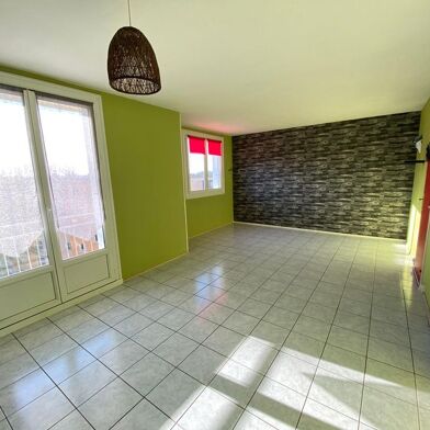 Appartement 4 pièces 870 €