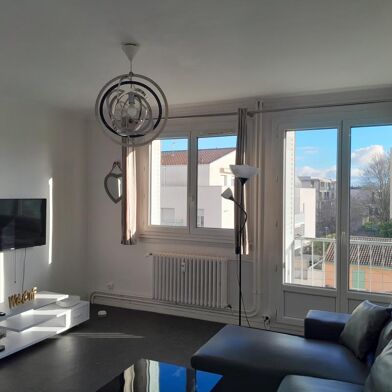 Appartement 3 pièces 990 €