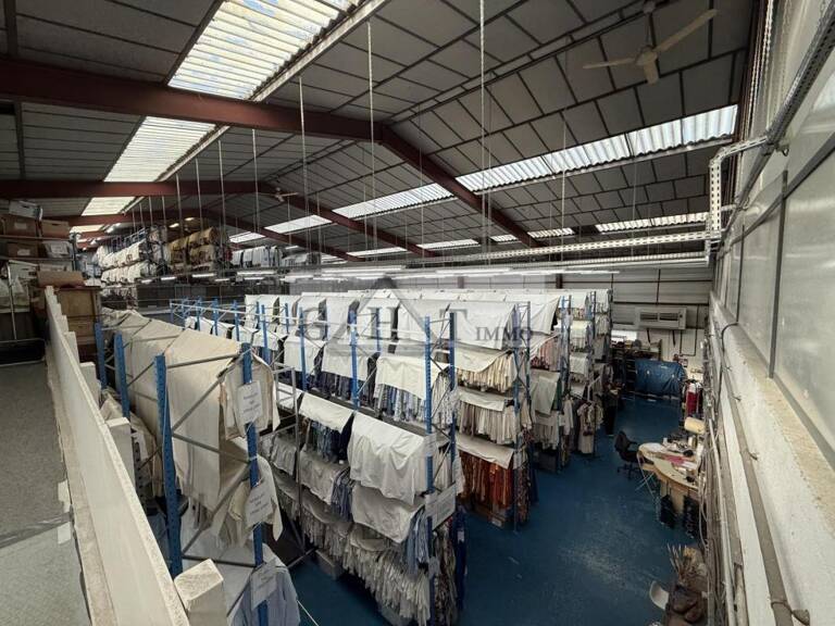 Local d'activités 4050m2 à vendre Pantin — photo 1